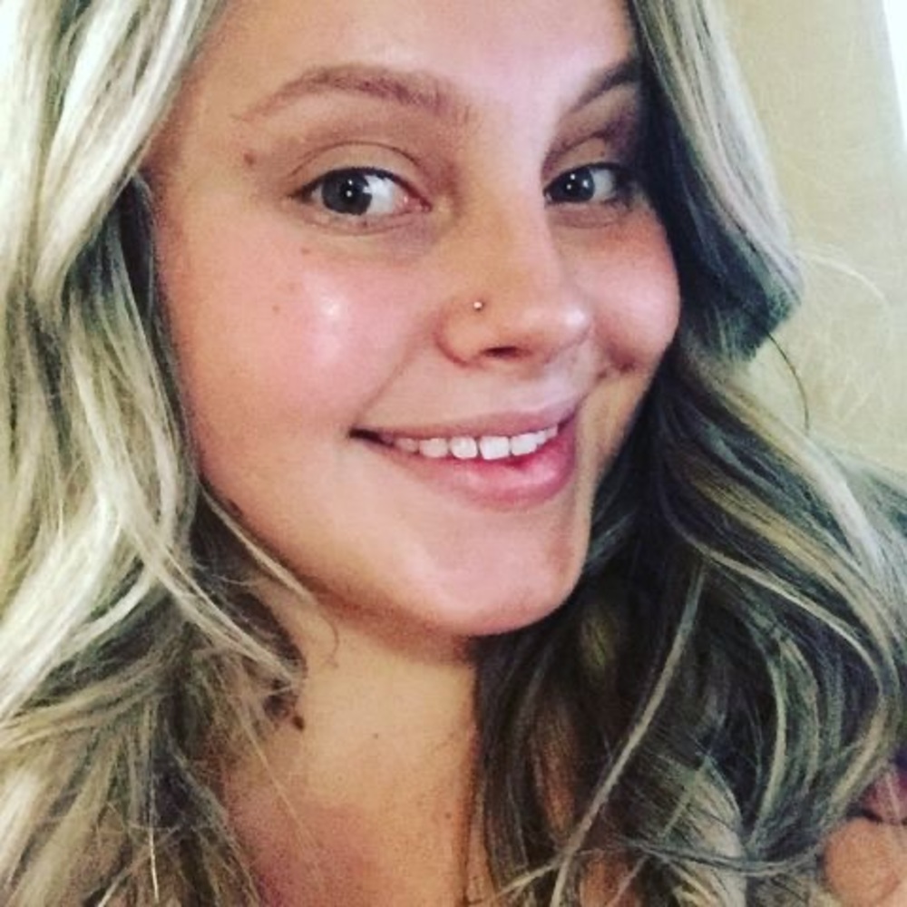 Meet your Posher, Kayla